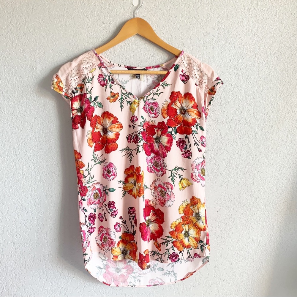 Express Pink Floral Blouse with Lace Detail - XS